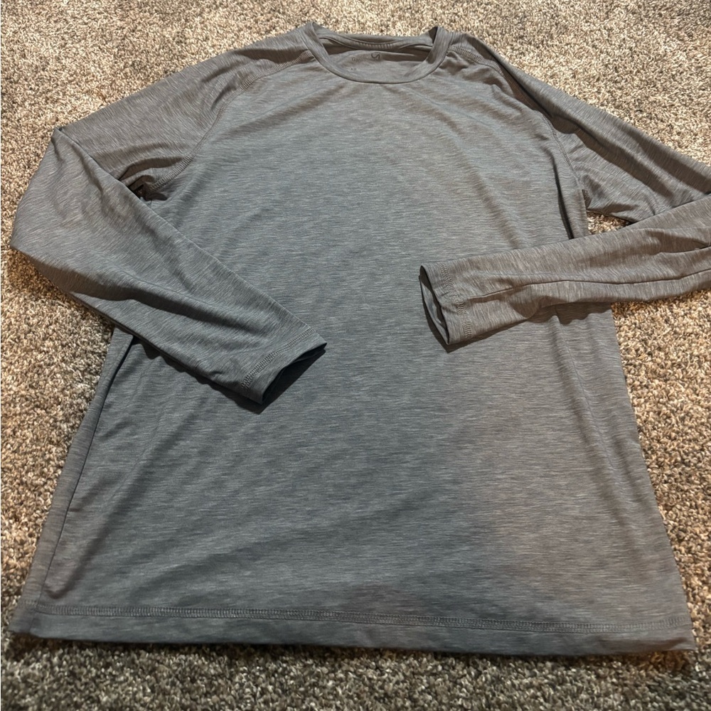 GAPfit  Gray Long Sleeve Tee for Effortless Style - dri-fit material